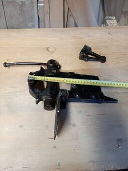 Malý svěrák plus svorka