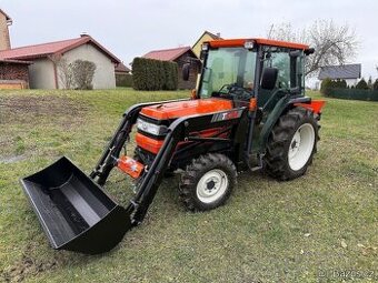 Malotraktor kubota GL467 S čelním nakladačem 800kg