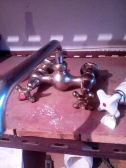 Prodám vodovodní kohoutky a baterii