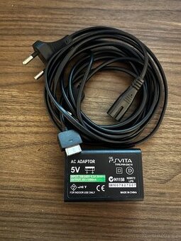 NABÍJECÍ ADAPTÉR PS VITA