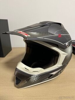 Helma na motorku LS2