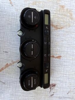 Ovládací panel klimatizace Škoda Octavia 2