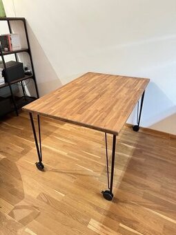 Stůl masiv (OBI) akát a nohy s kolečkem (IKEA)