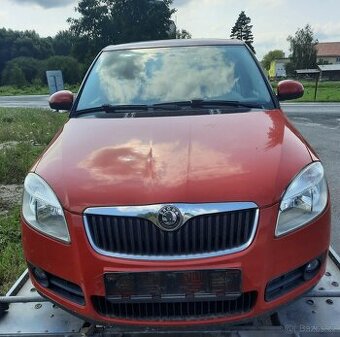 nd z škoda fabia 2 1.6tdi červená bilá sedan combi