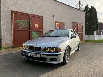 1998 BMW E39 540i V8 210kW