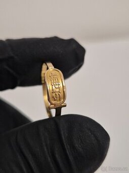Zlatý 18k prsten - egyptský vzor