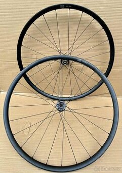 Gravel kola JAVAX WD255 29 TLR Disc, NOVATEC 791+792 CL