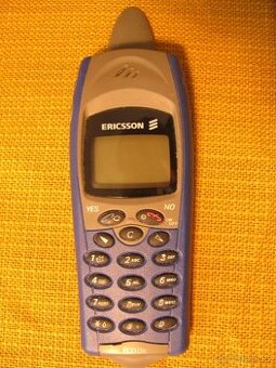 ERICSSON R310 + pouzdro rok 2000+