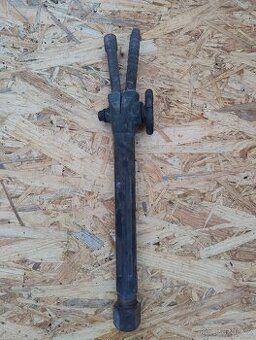 Díl asi ze staré svářečky