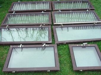 8 ks dřevěných oken