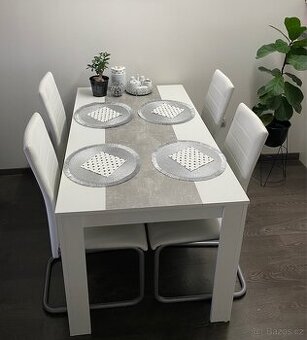 Jídelní stůl LILO