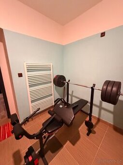 Domácí bench press