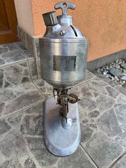 Starý řezák asi na textil nebo kůží