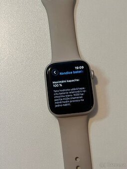 Apple Watch SE 2024 44 mm - 100% baterie