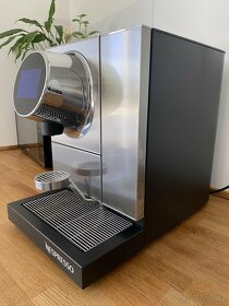 Kávovar Nespresso PROFESSIONAL Momento Coffee