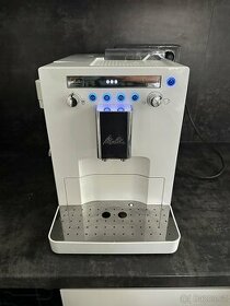 k oupím nefunkční automatický kávovar na zrnkovou kávu