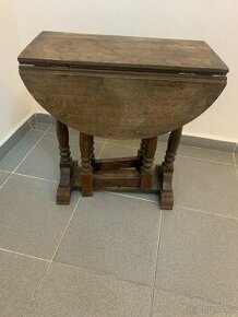 Starý rozkládací stolek