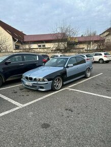 Prodam Bmw e39 535i na dily začal vařit na autě jsou nové Pr