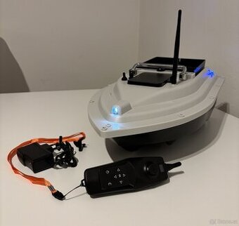 Loďka s GPS - jednoruční ovladač velmi SILNÁ BATERIE 18000m