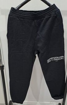 GIVENCHY TEPLAKY 10