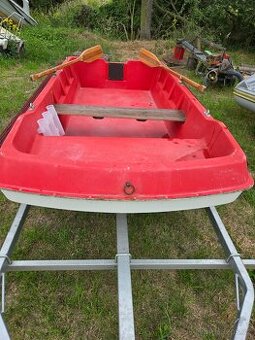 Loďka, člun 2.5x1.25m laminat, motor Mercury 2.5