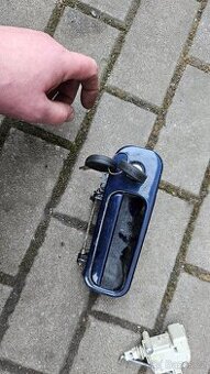 Golf 4 zámek pátých dveří