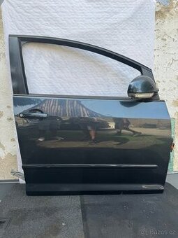 PRODÁM PRAVÝ PREDNI DVEŘE GOLF 6 PLUS 2013