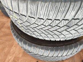Zimní pneu Bridgestone 215 60 R16 99H