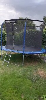 Trampolína