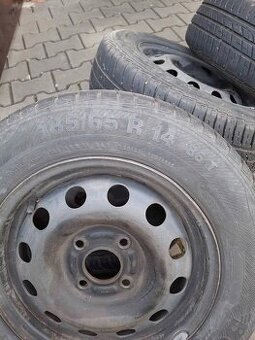 Letní pneu Barum Brillantis 2 185/65 R14 86T s ráfky F Focus