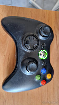 Xbox 360 ovladač