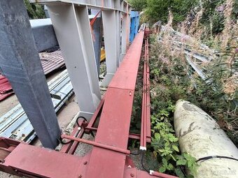 Portálový jeřáb 5000 kg