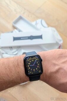 Apple Watch 8, Midnight Aluminum, 45 mm, GPS - 1