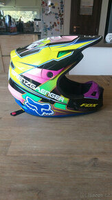 Prodám motocrosovou helmu Fox, vel. XS