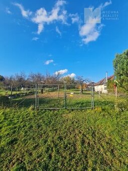 Prodej stavebního pozemku 2 036 m², Moravany, ev.č. 140017