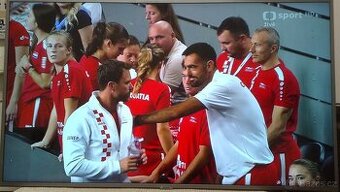 Prodam Samsung UE50NU7442-125cm (50") 4K WiFi UltraHD SMART