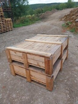 Bedna s víkem  .. přepravní box .. úložný prostor .. pískovi