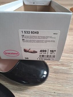 Dívčí střevíčky