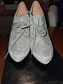 Kožené kotníkové nove boty vel 37