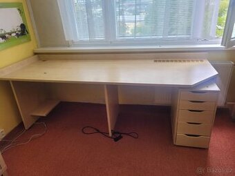 Psací stůl pro 2