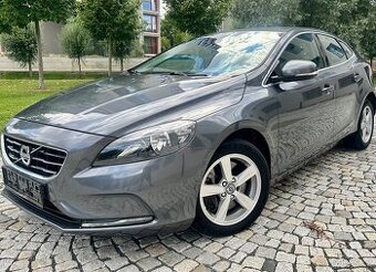 VOLVO V40 2.0D3 110KW 5VÁLEC-AUTOMAT-KAMERA-COCKPIT-98.000km