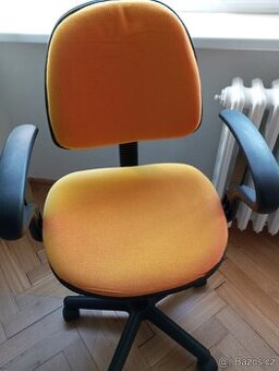 dětská židle k pracovnímu stolu