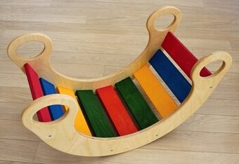 Barevná montessori houpačka - duha
