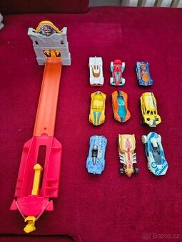 Hotwheels auticka + kratka draha