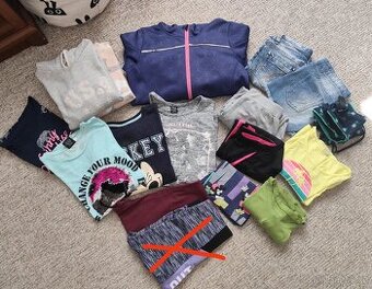 Balík oblečení holka