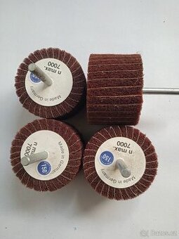 Brusné lamelové kotouče.