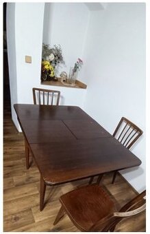 Stůl a židle masiv