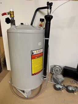 Pneumatická odsávačka oleje 80l