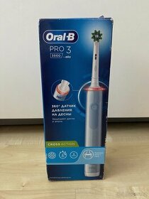 Elektrický zubní kartáček Oral-B Pro 3 3000 - 1