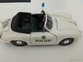 Kovový model Porsche 356 1/18